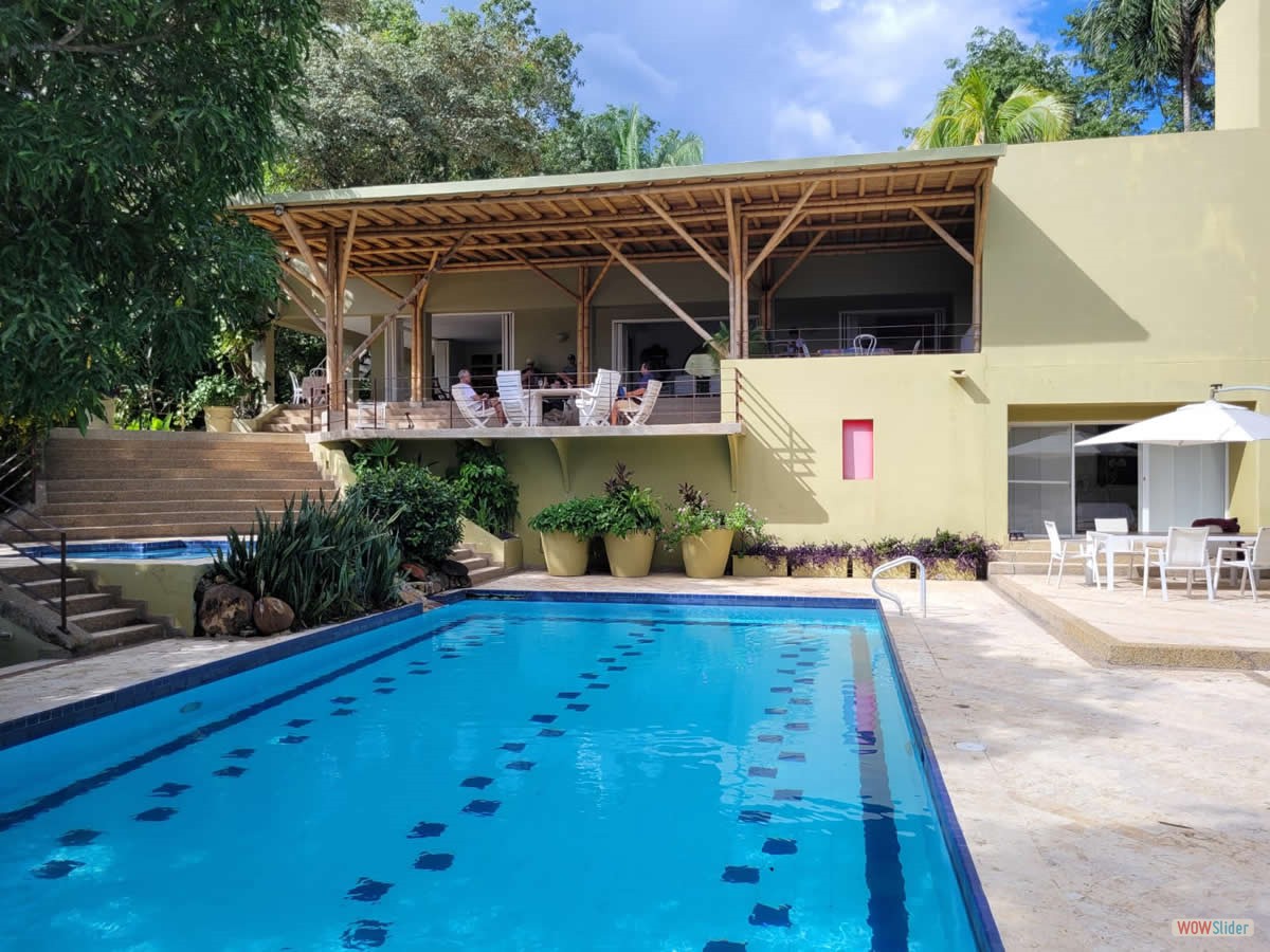 6_piscina_fachada