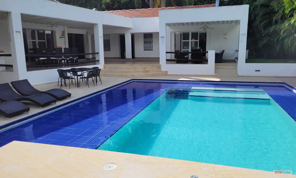 4_piscina_fachada